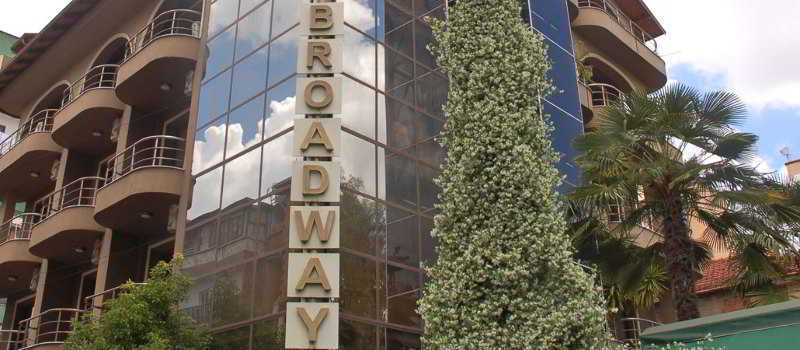 Broadway Готель Тирана
